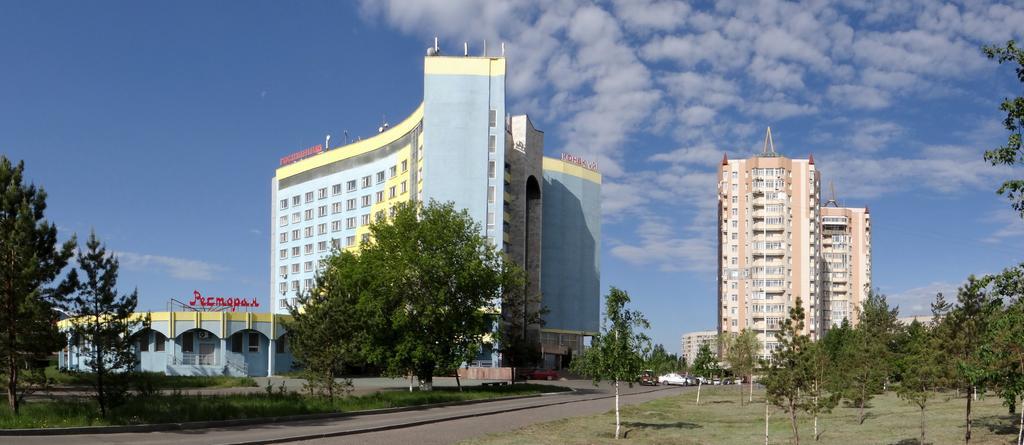 Sary Arka Hotel Pavlodar Exterior foto