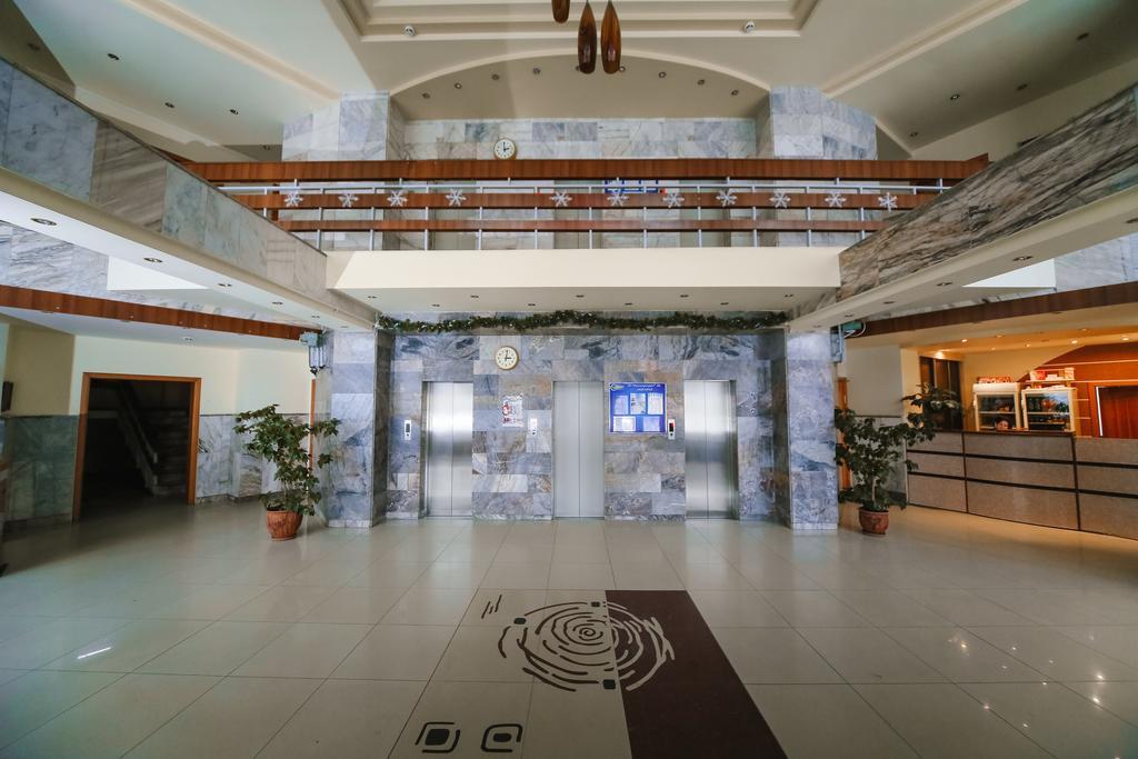 Sary Arka Hotel Pavlodar Exterior foto