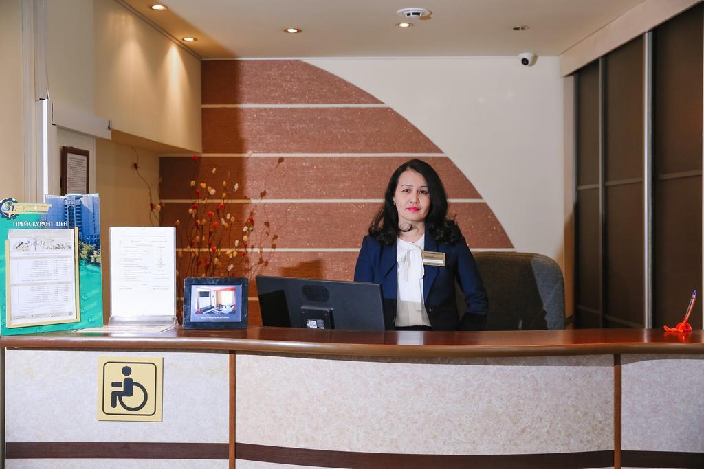 Sary Arka Hotel Pavlodar Exterior foto