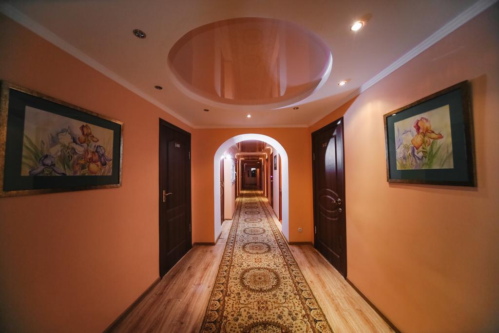Sary Arka Hotel Pavlodar Exterior foto